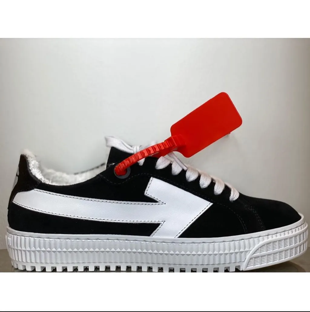 Arrow Logo Sneakers