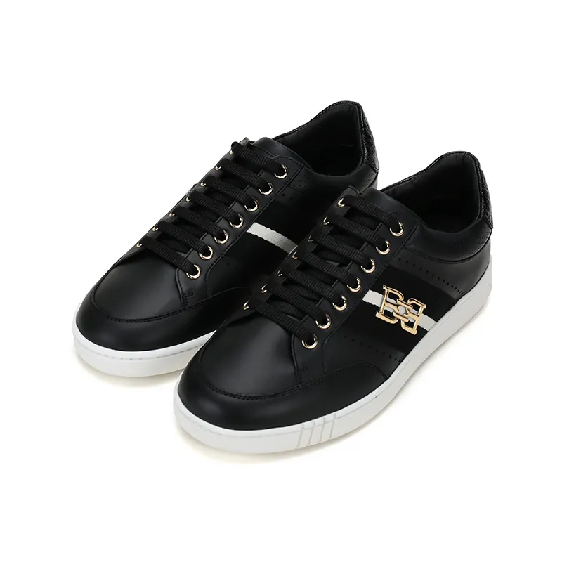 Logo-Plaque Low-Top Sneakers