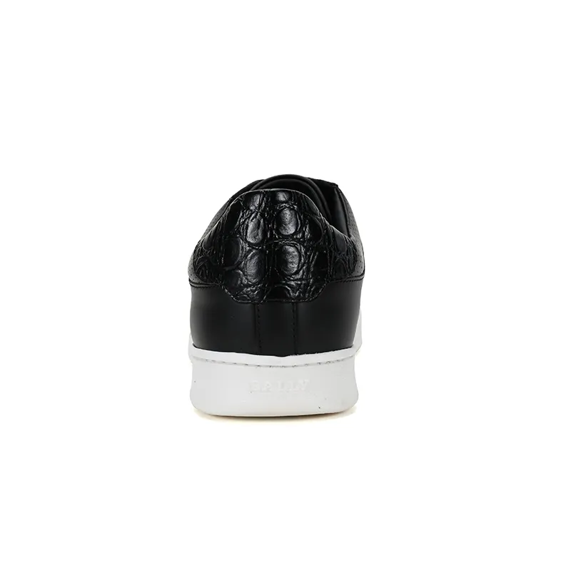 Logo-Plaque Low-Top Sneakers