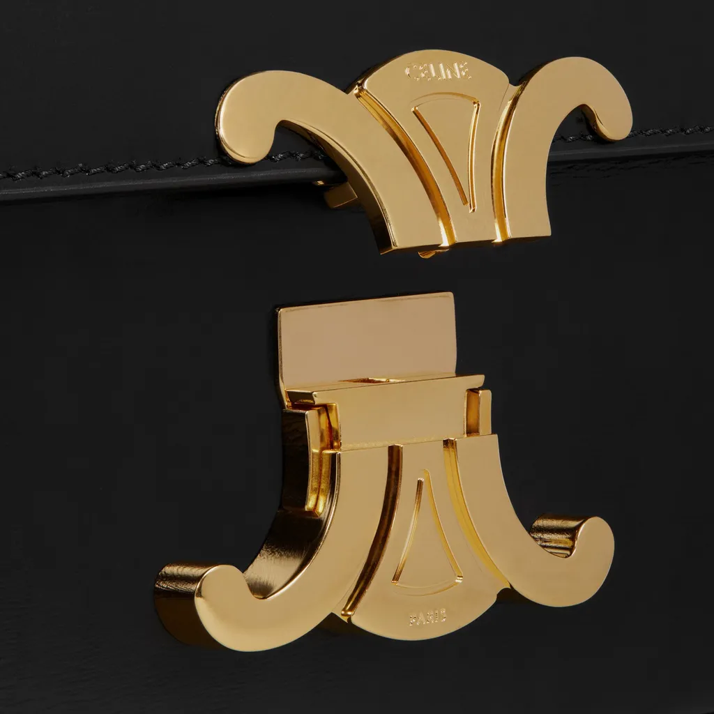 Triomphe Shoulder Bag In Shiny Calfskin
