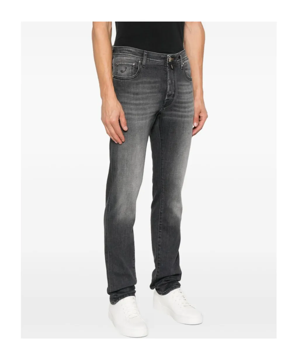 Belt-Loop Jeans