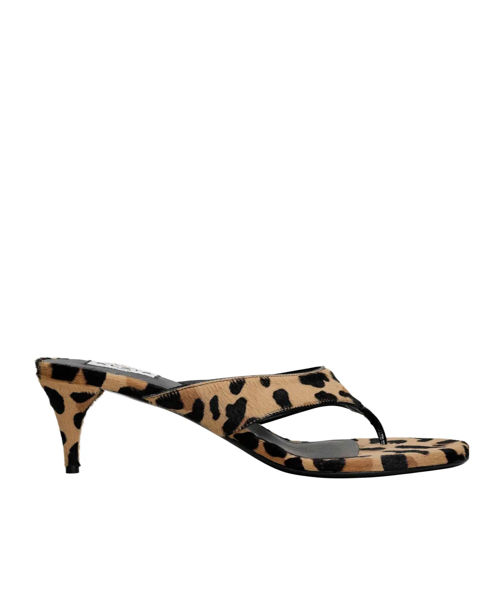 AlaÏA Leopard Printed Infradito Thong Mules