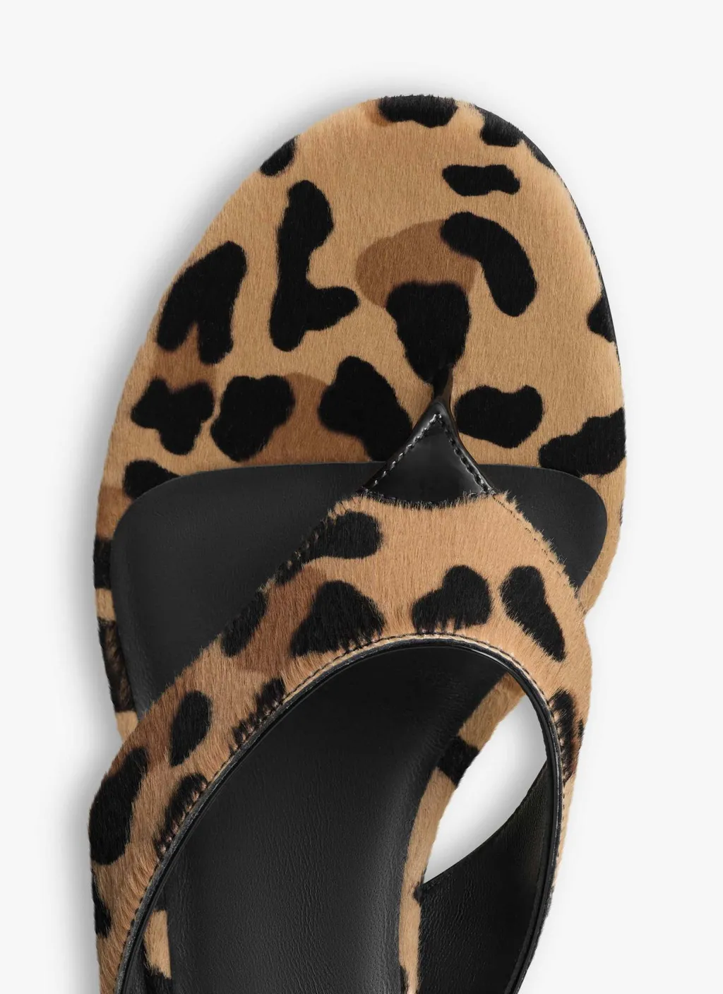 AlaÏA Leopard Printed Infradito Thong Mules
