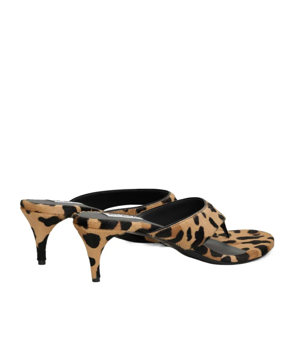 AlaÏA Leopard Printed Infradito Thong Mules
