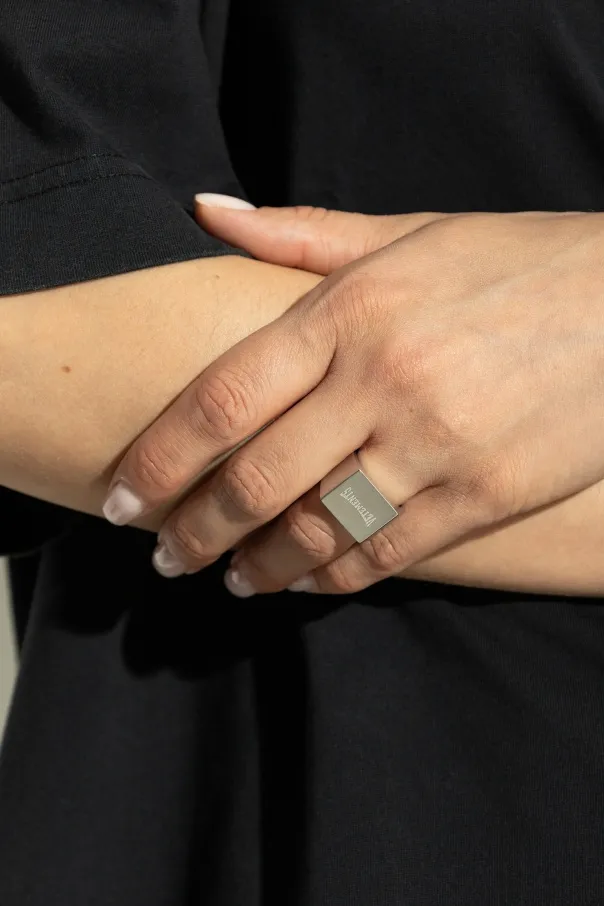 Logo Ring