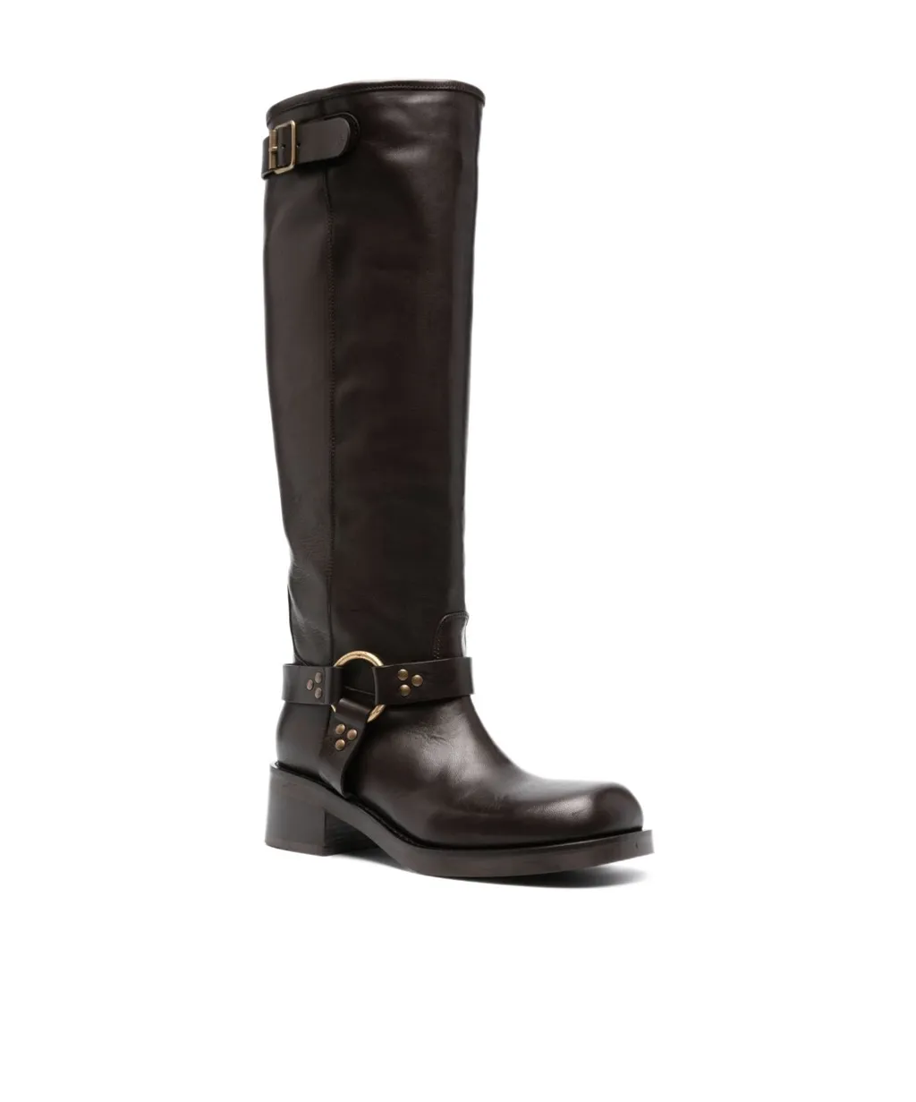 Round-Toe Boots