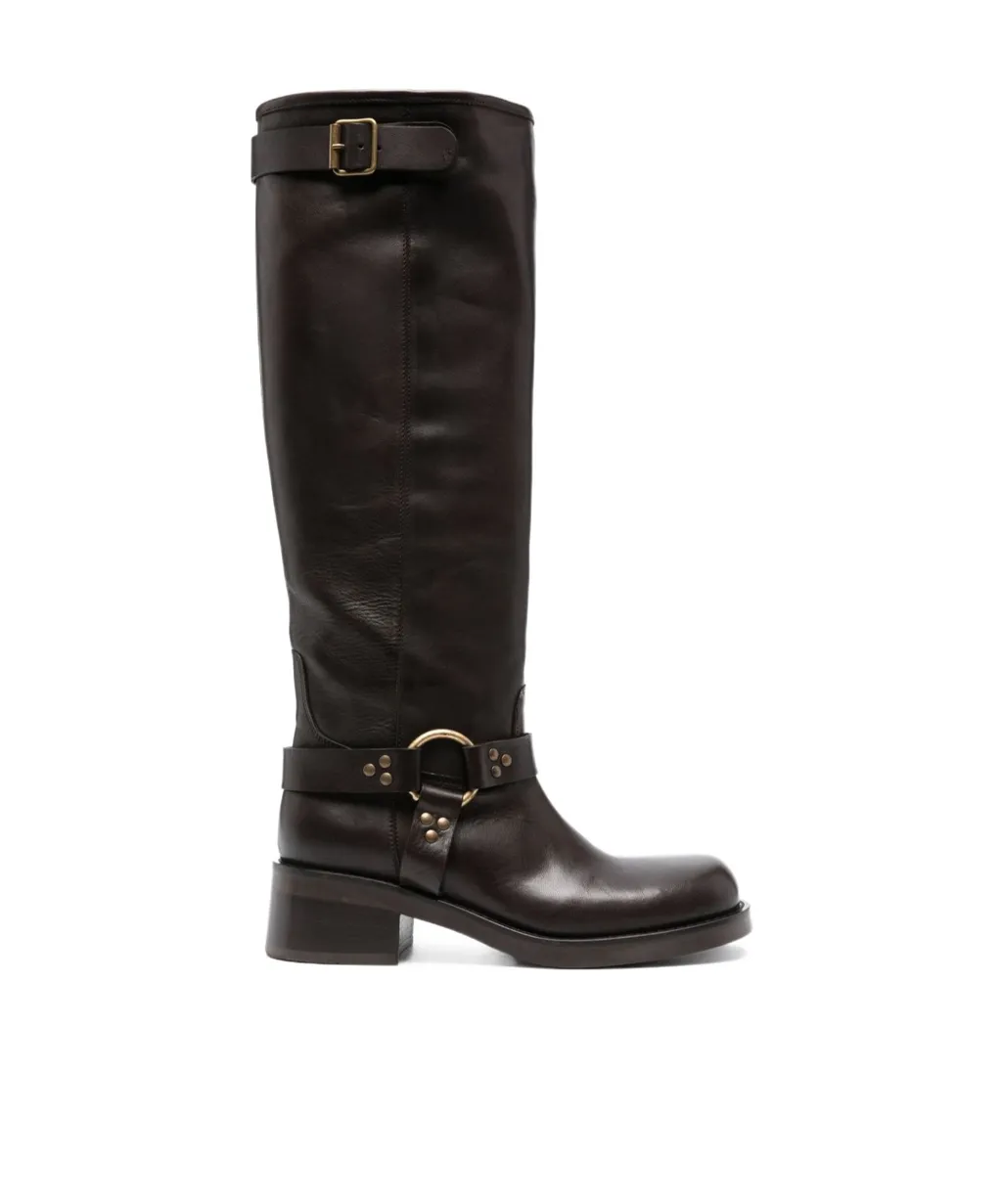 Round-Toe Boots