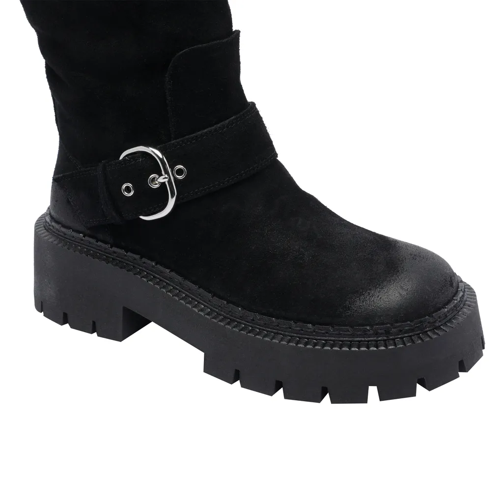 Vic Matie Buckle Detailed Round-Toe Boots