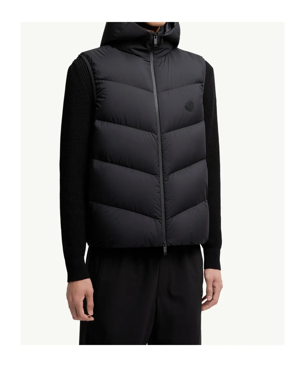 Moncler Guersac Diagonal-Quilted Hooded Vest