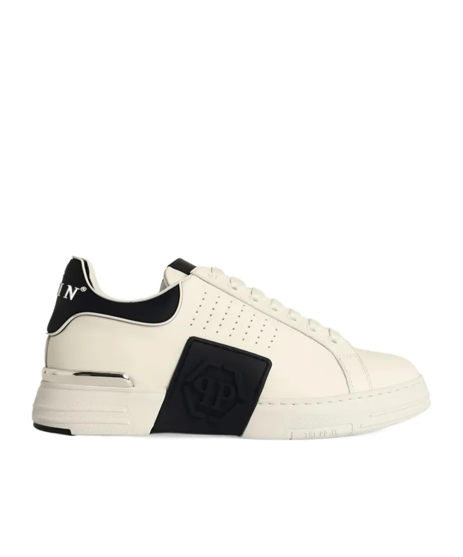 Logo Sneakers