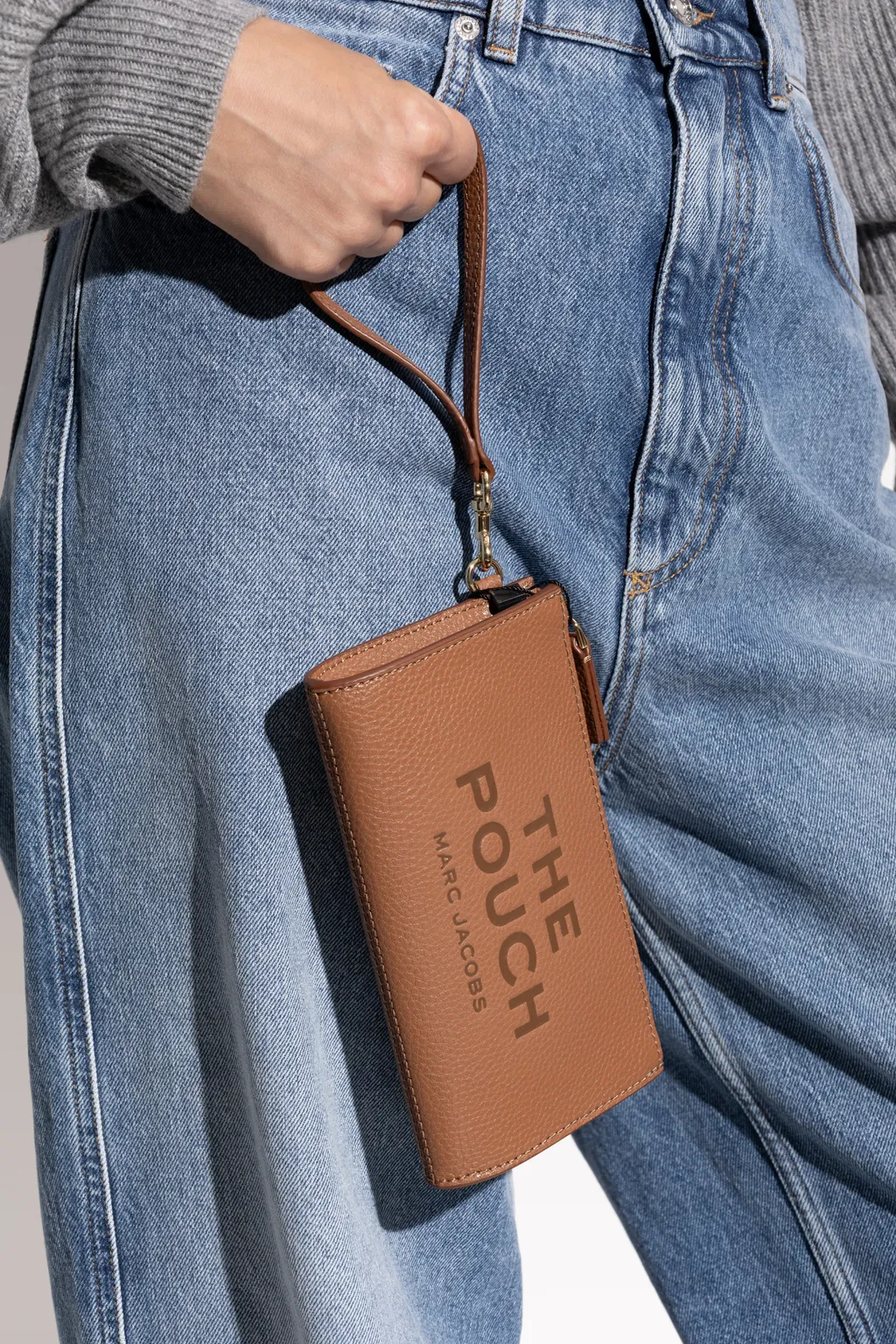 Zipper Clutch