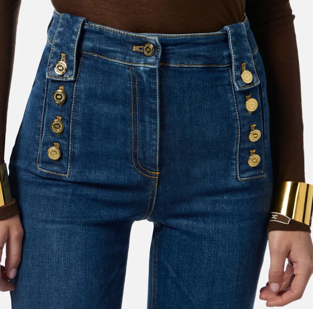 Button-Detailed Jeans