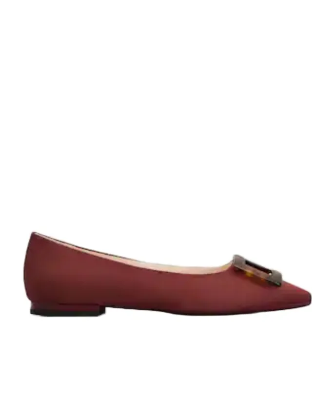 Roger Vivier Pointed Toe Flat Shoes