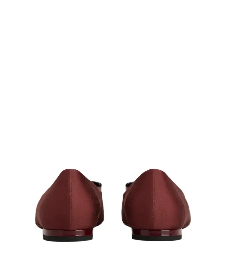Roger Vivier Pointed Toe Flat Shoes