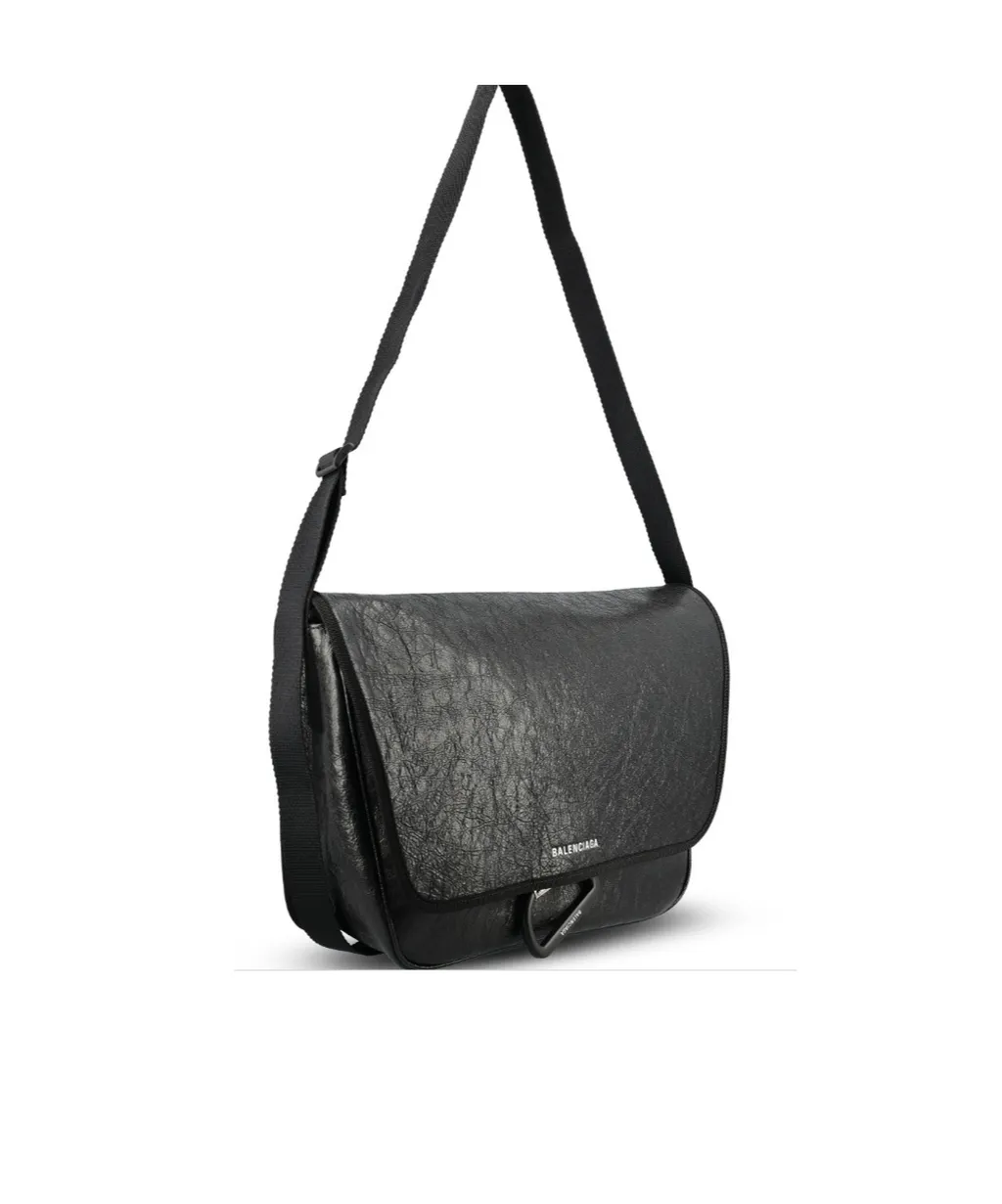 Explorer Shoulder Bag