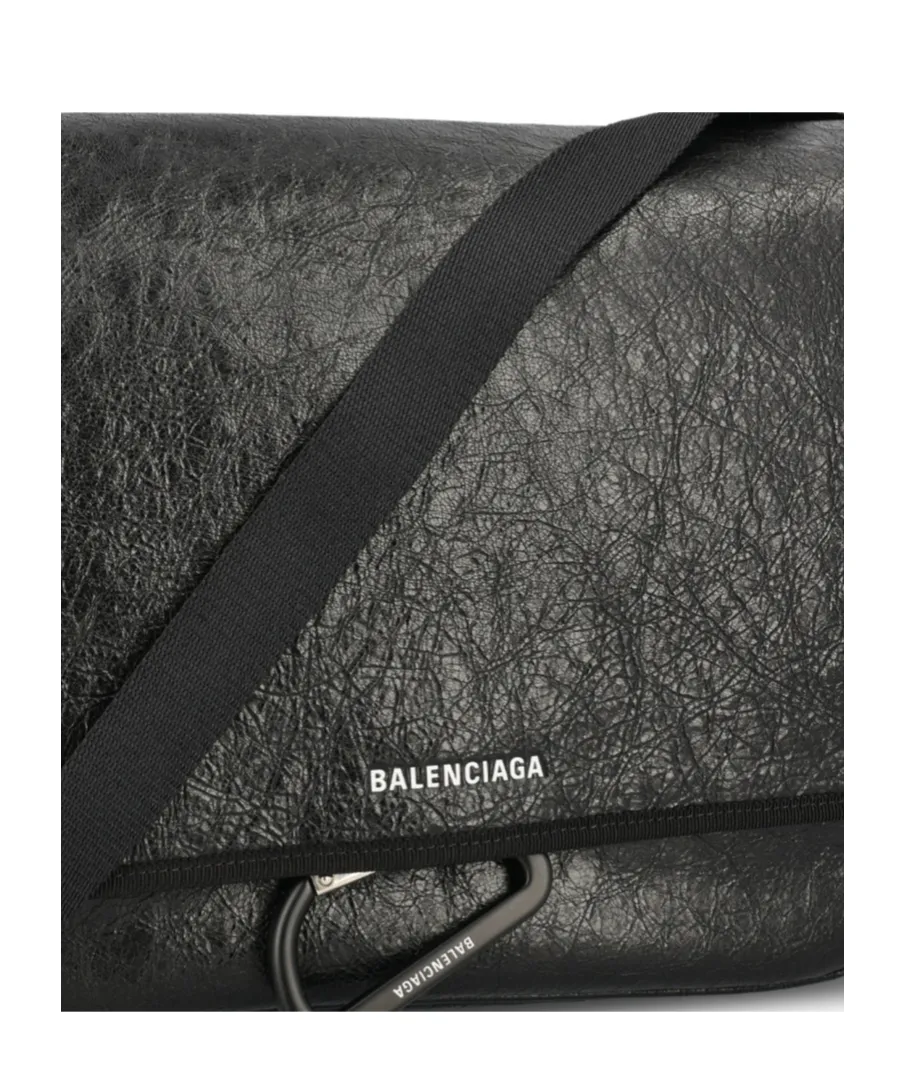 Explorer Shoulder Bag