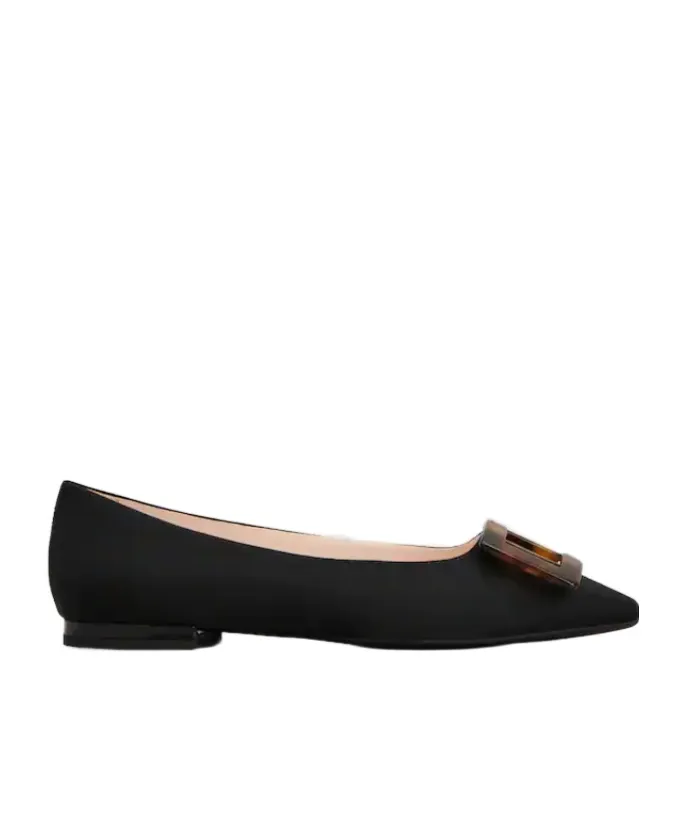 Roger Vivier Pointed Toe Flat Shoes