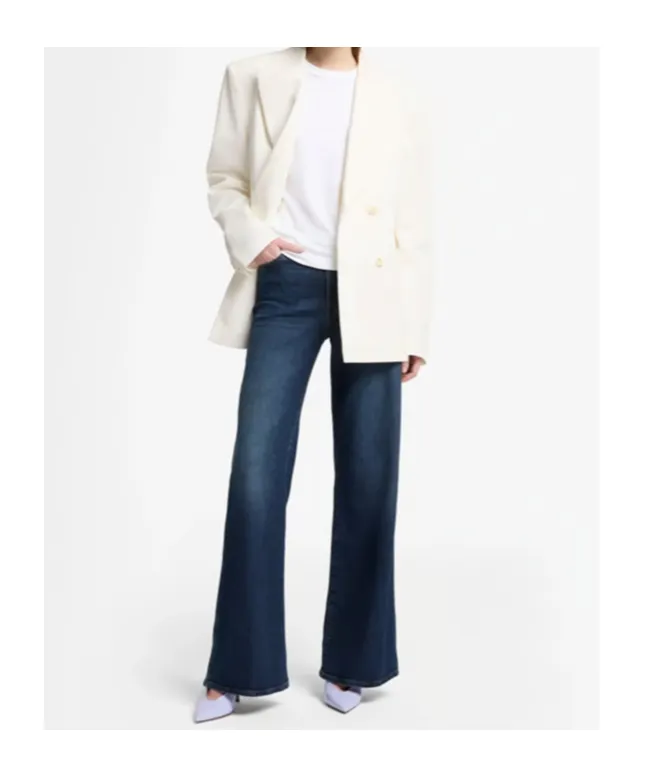 High-Waisted Jeans