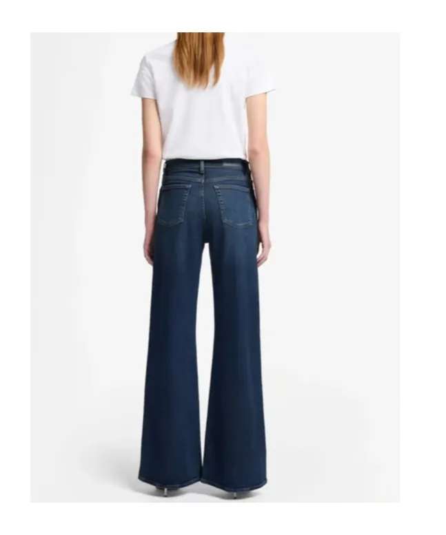 High-Waisted Jeans