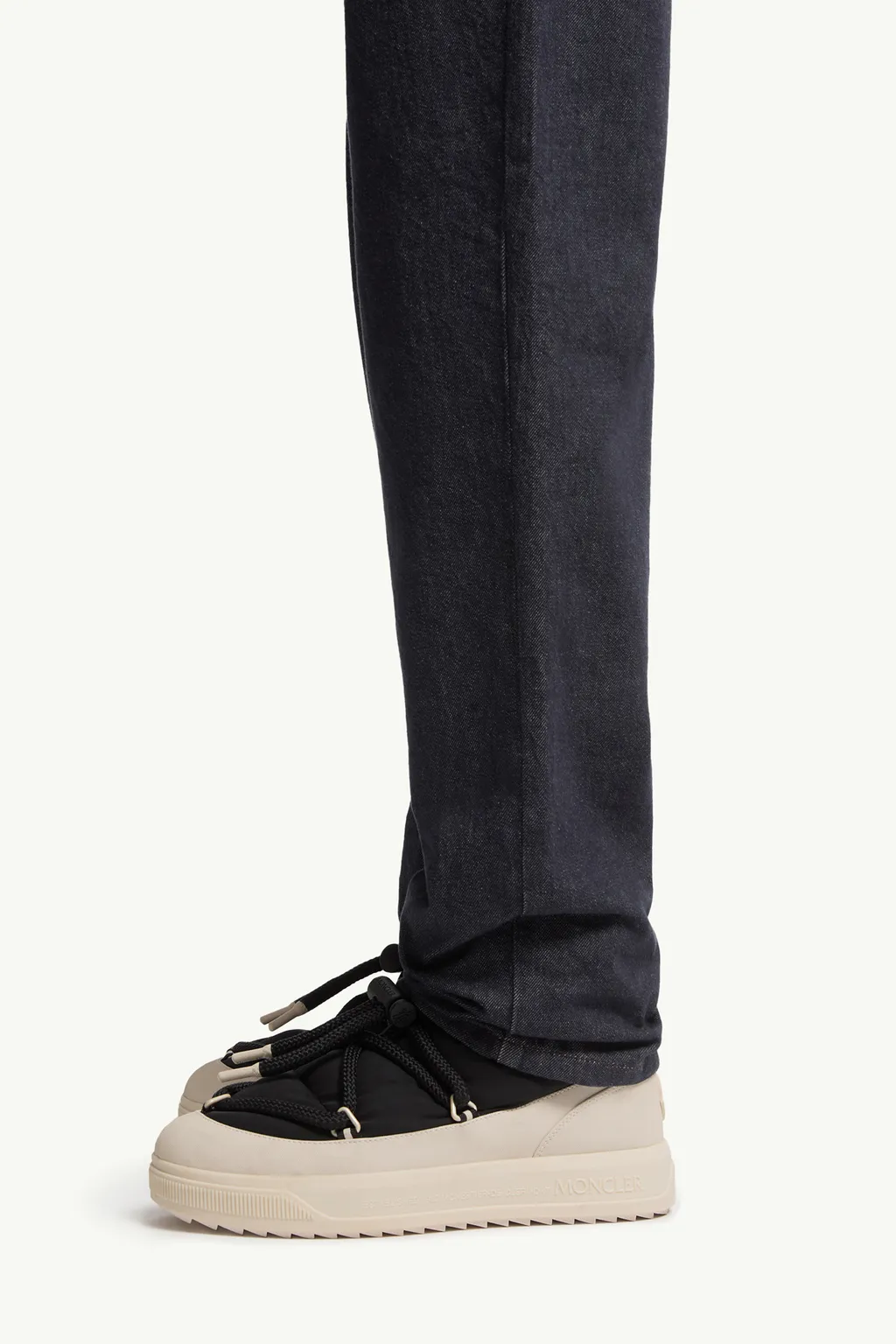 Moncler Logo-Patch Jeans
