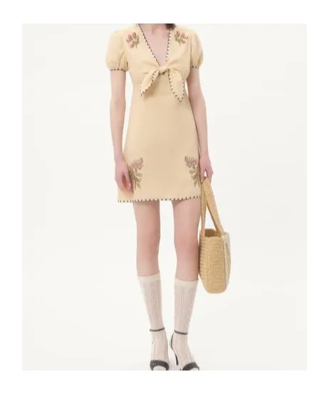 Valentino Garavani Viva Superstar Medium Shopping Bag In Raffia