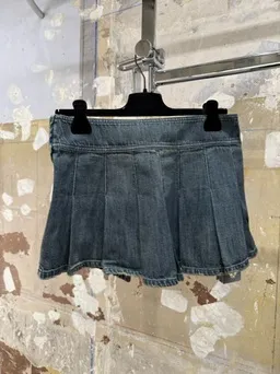 Buckle Pleated Mini Skirt