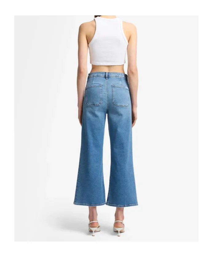 High-Waisted Jeans