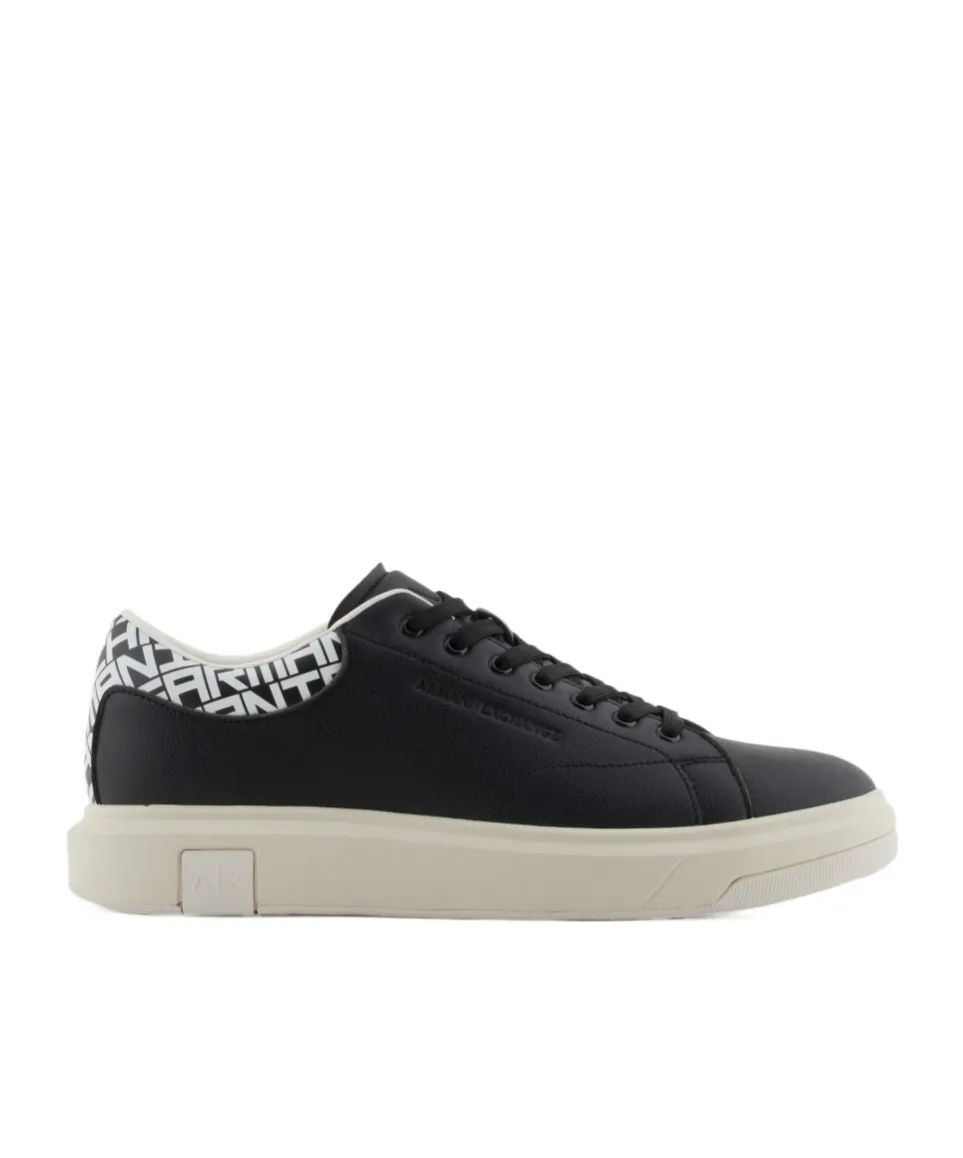 Logo Sneakers