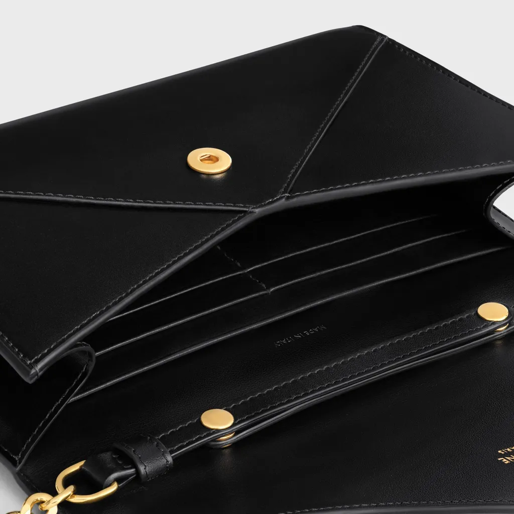 Envelope Wallet On Chain In Shiny Calfskin