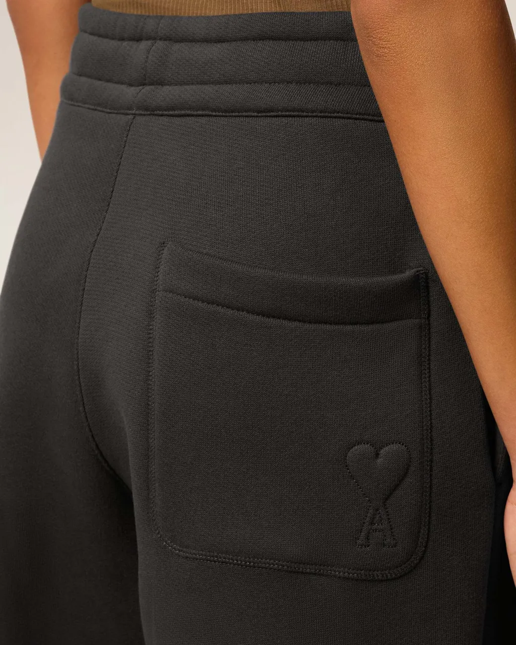 Ami Ami De Coeur Logo Embossed Joggings