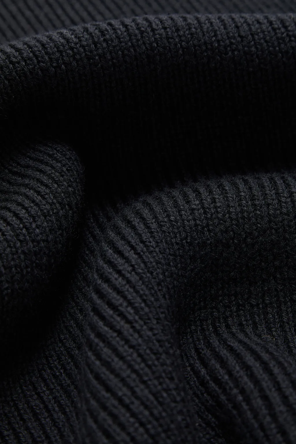 Moncler Logo Patch Ribbed Scarf