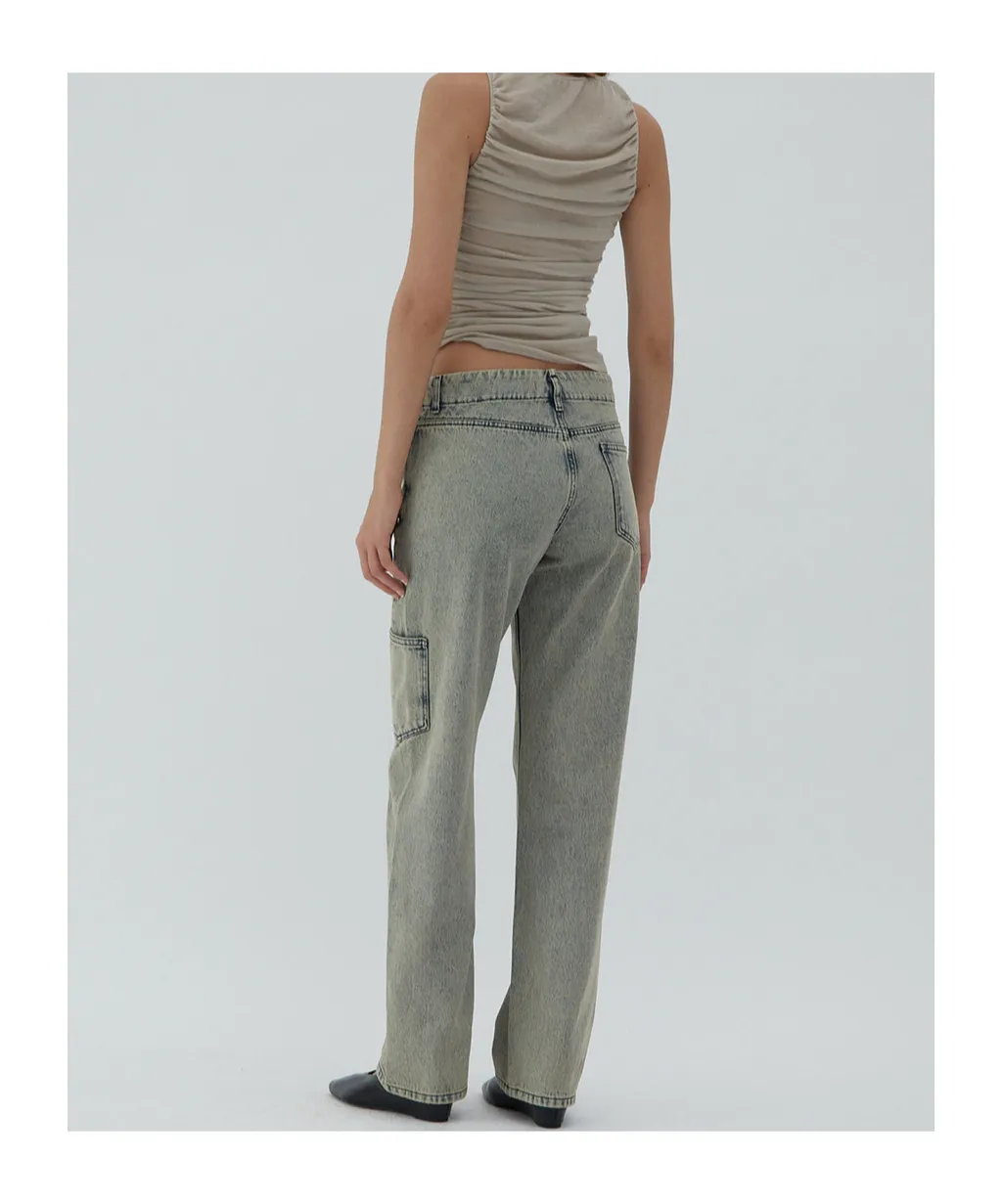 Button-Fastening Jeans