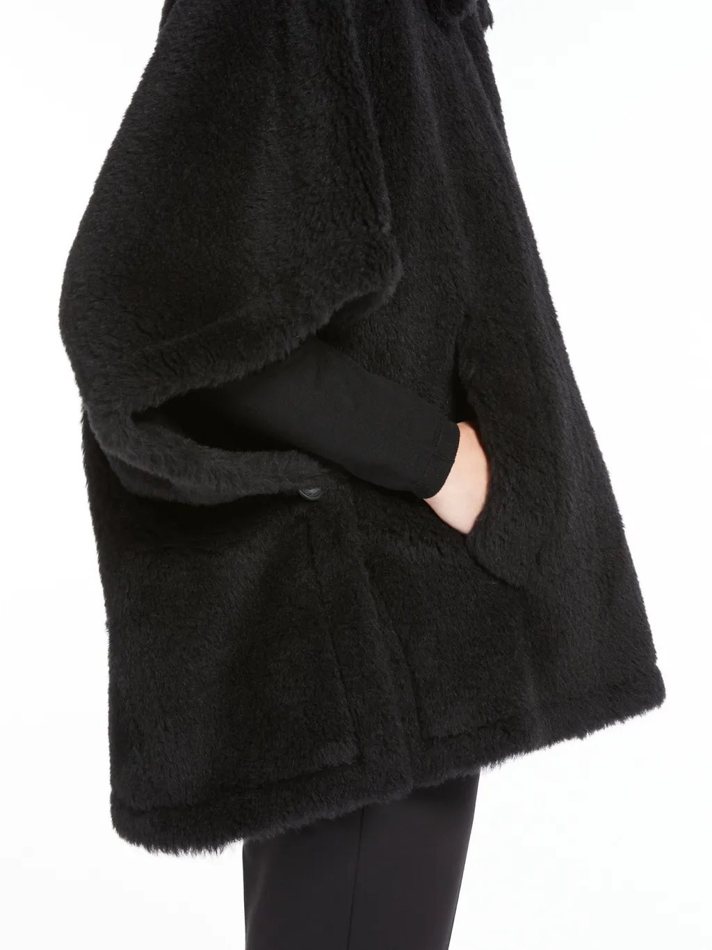 Cape In Alpaca And Wool Teddy Fabric