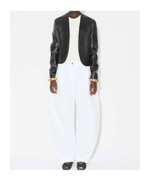 Low-Rise Round-Toe Jeans