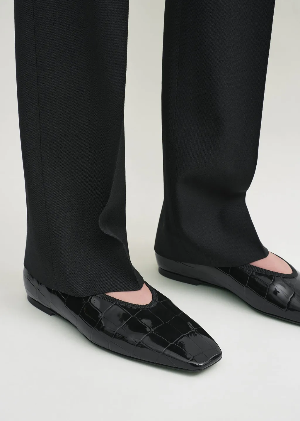 Minimalist Croco-Embossed Ballerinas