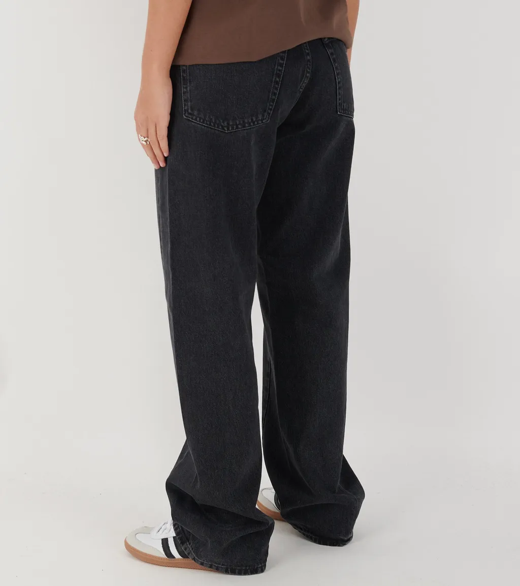 Wide Twist Jeans