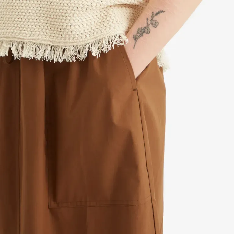 Elasticated-Waist Side-Pocket Skirt