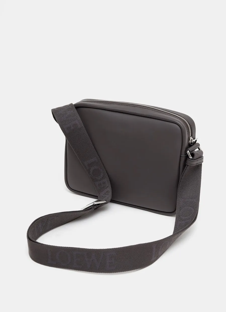 Logo-Plaque Shoulder Bag