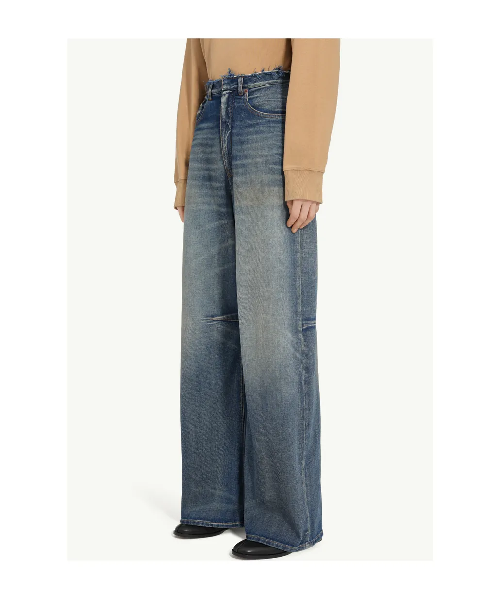 Wide-Leg Jeans
