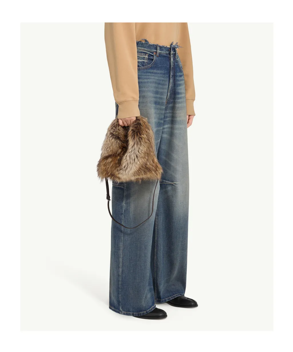 Wide-Leg Jeans