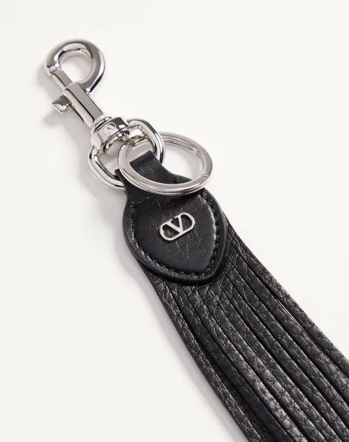 Valentino Garavani Vlogo Signature Key Ring In Grainy Calfskin And Metal