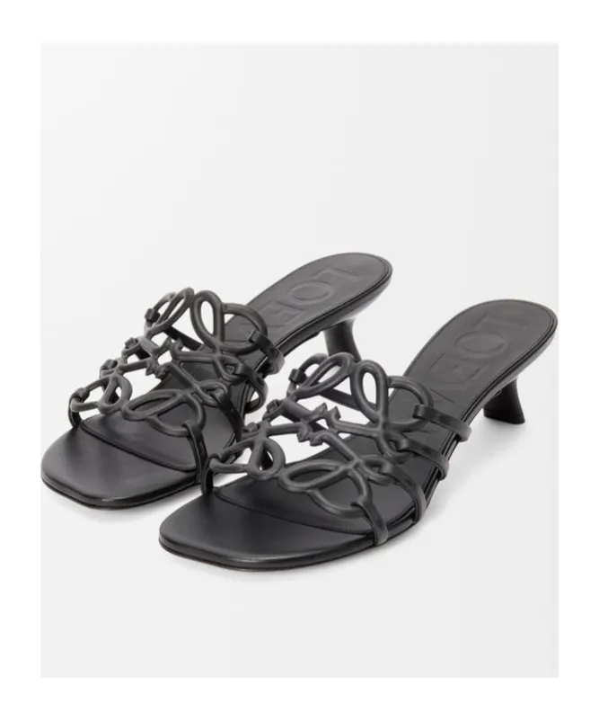 Loewe Petal Anagram Slides
