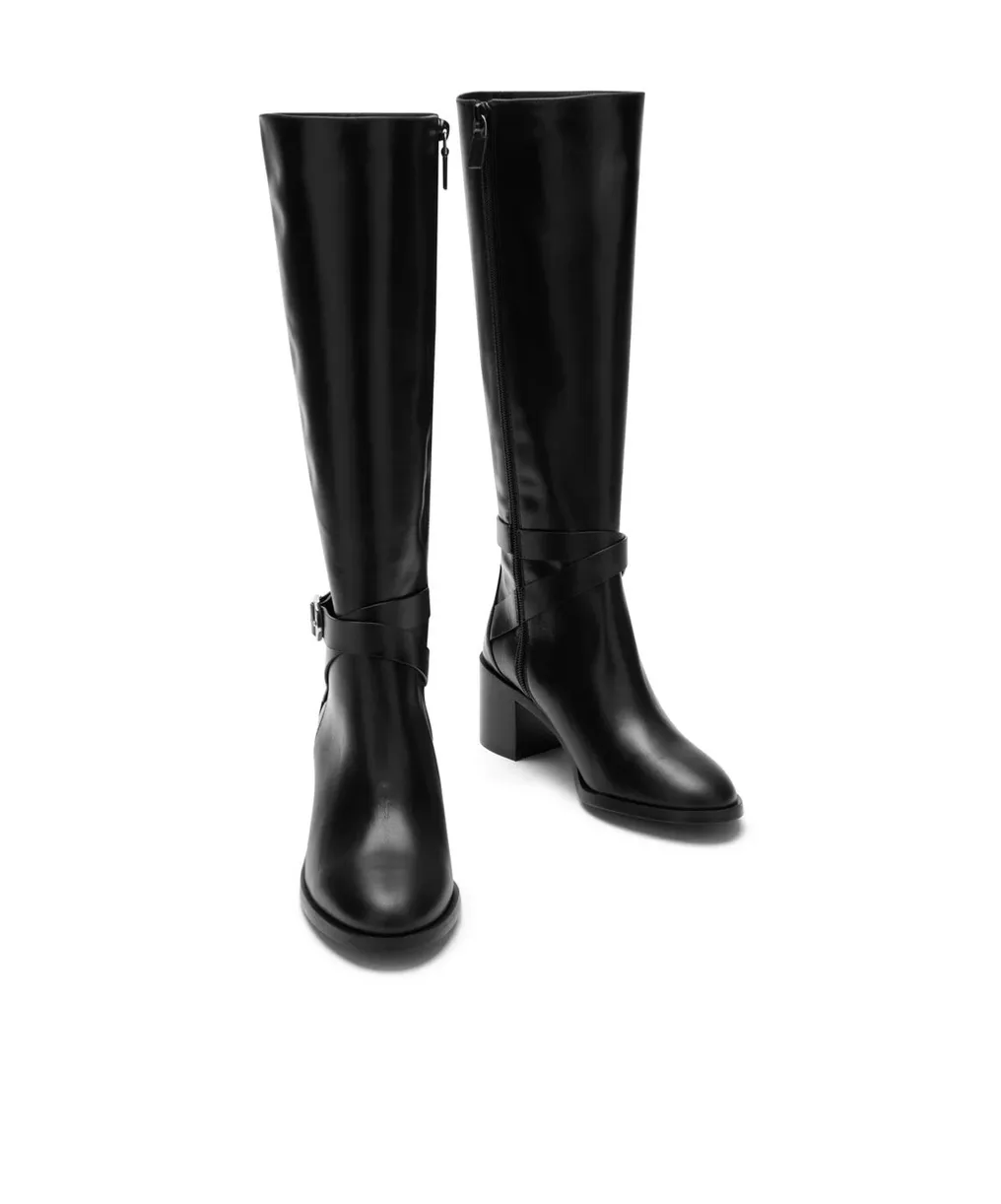 Round Toe Boots