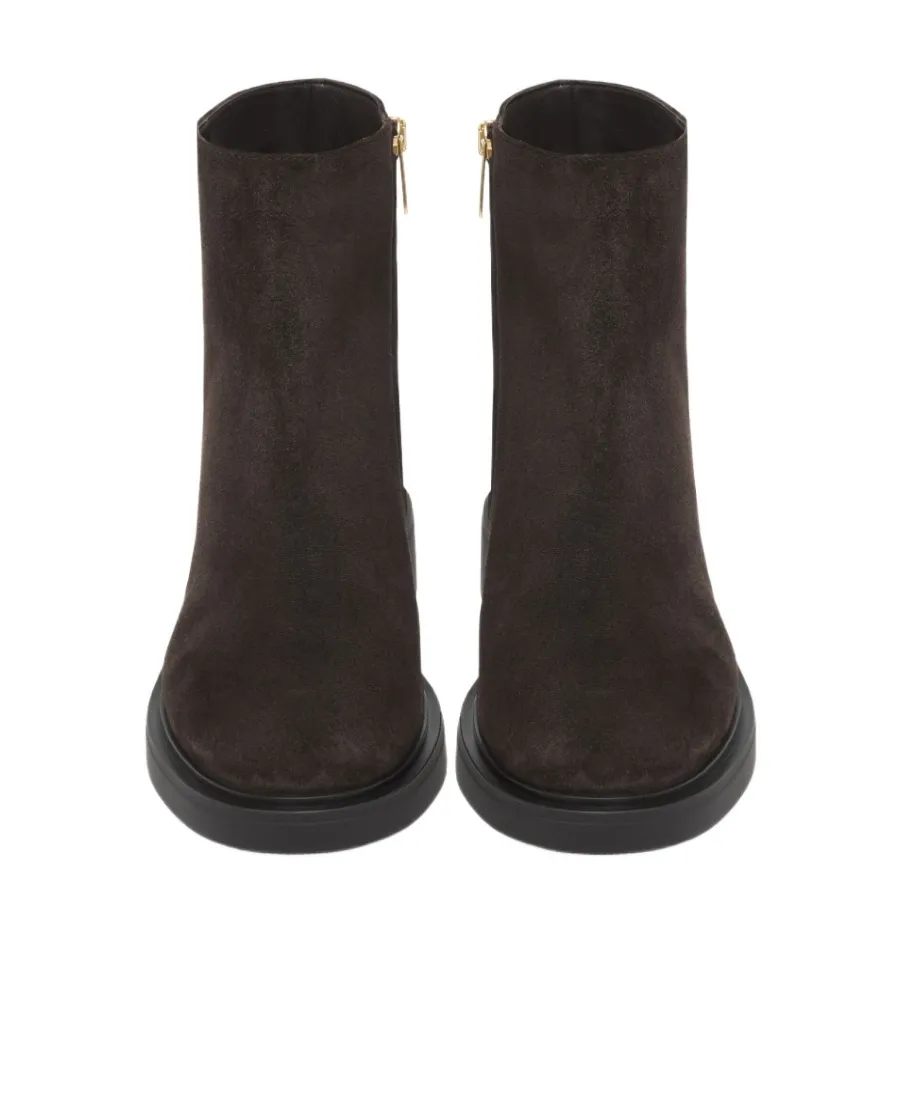 Lexington Suede Chelsea Boots