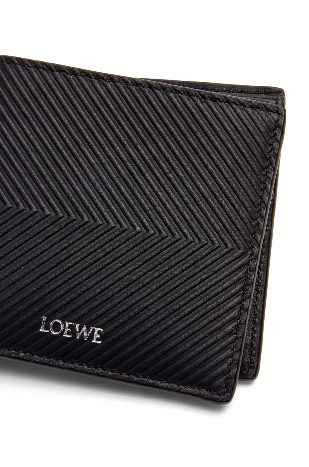 Bifold Wallet In Textured Classic Calfskin