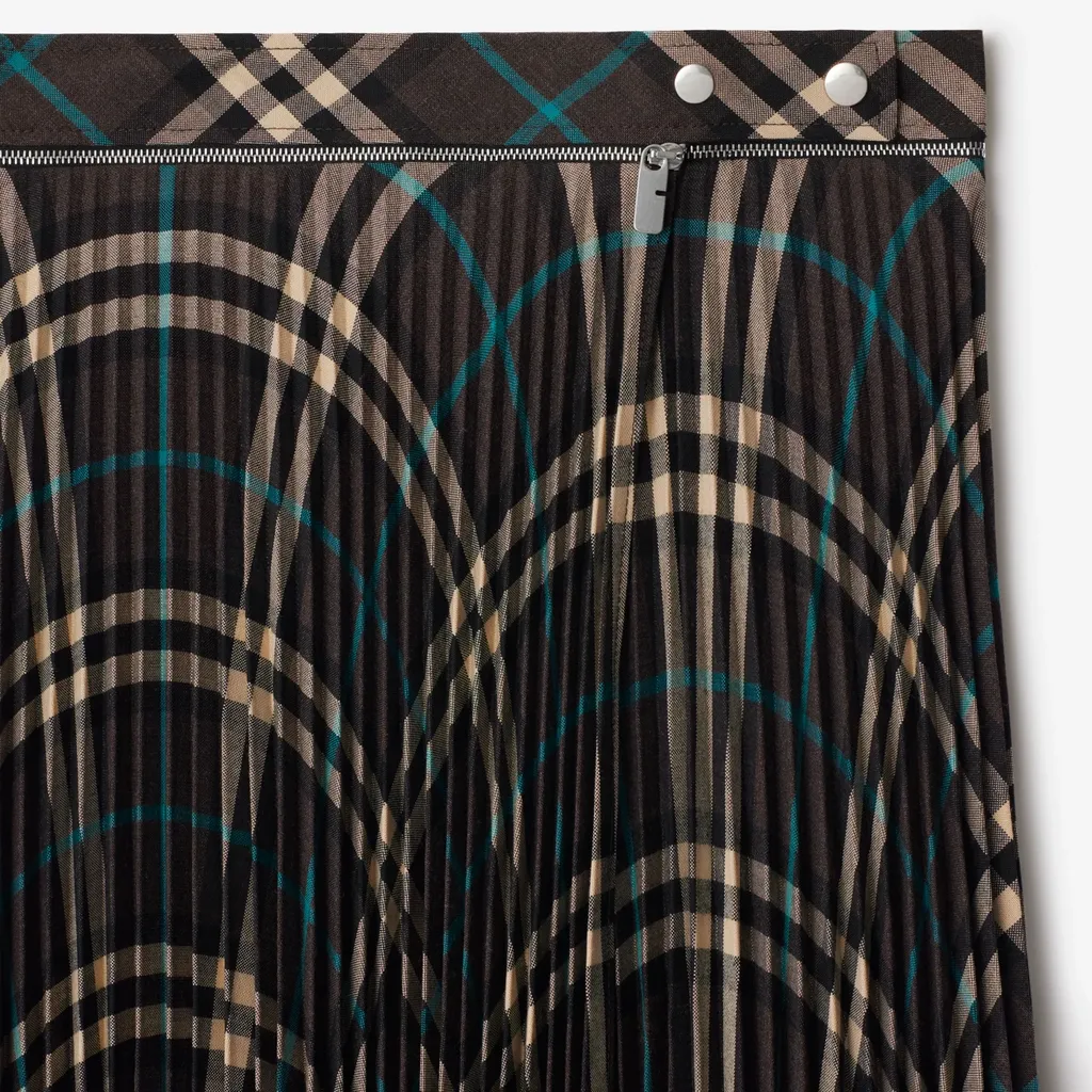 Burberry Checked Pleated Zip-Detailed Skirt