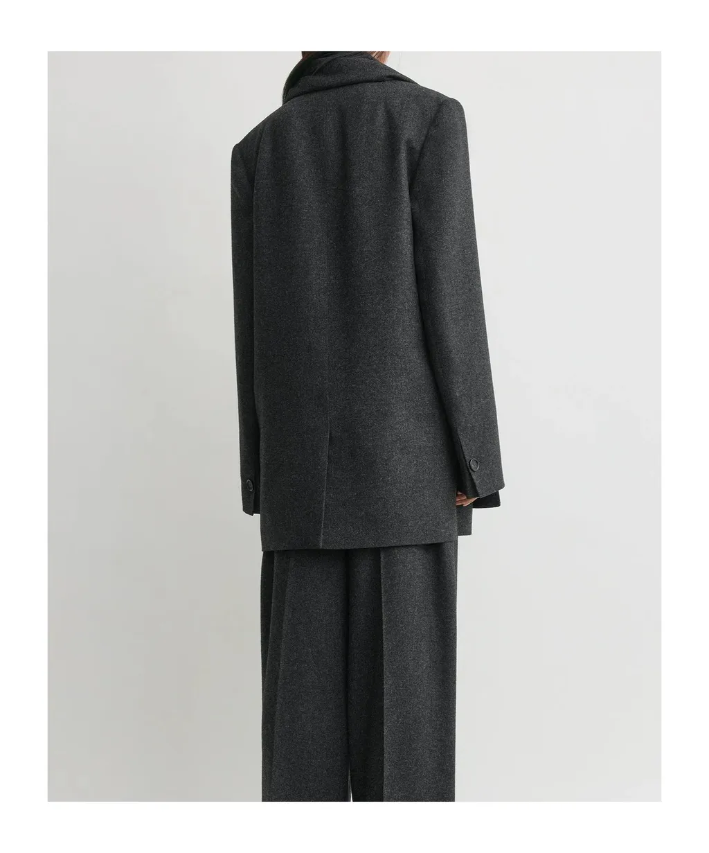 Totme Single-Buttoned V-Neck Cape Blazer