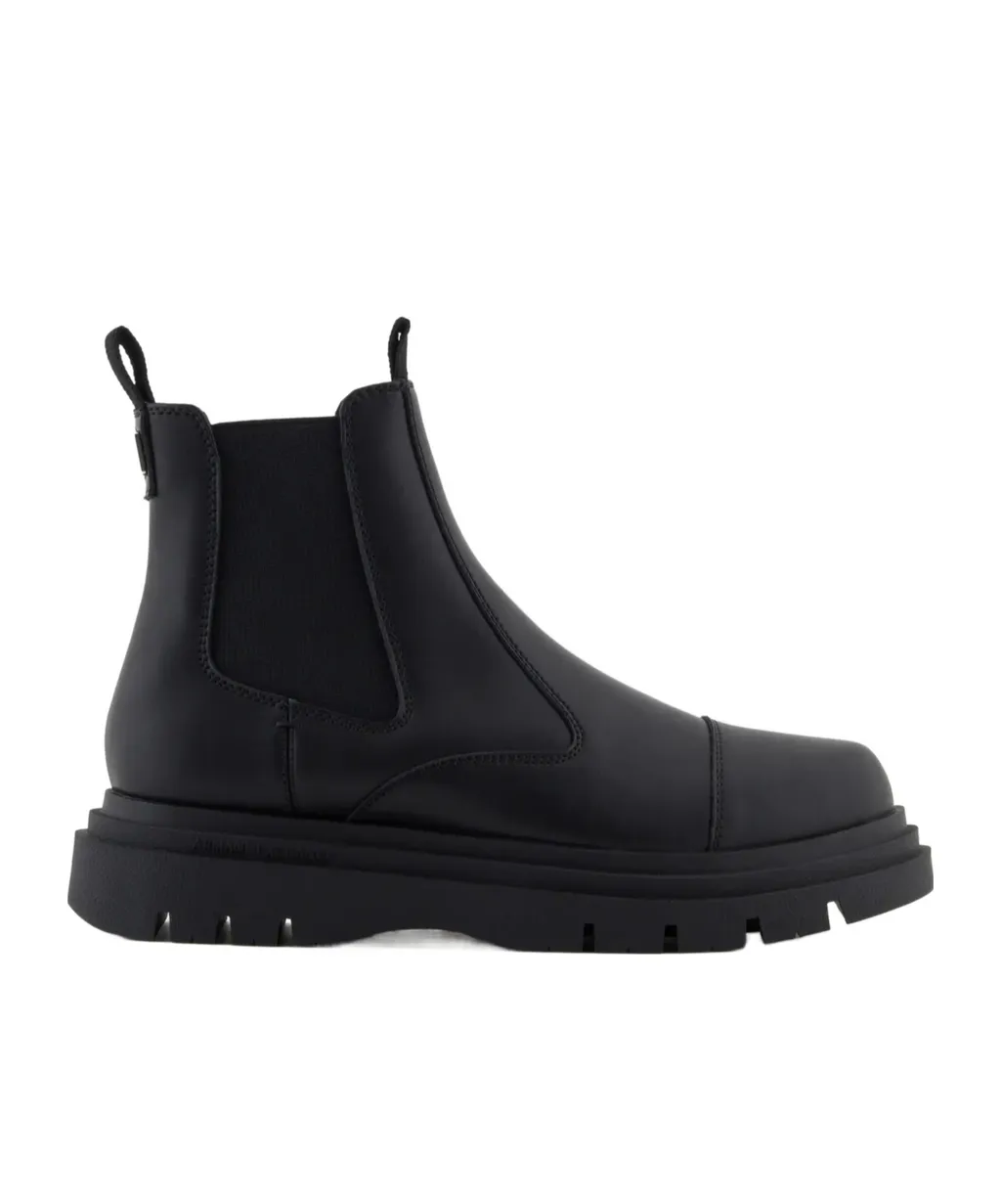 Round Toe Boots
