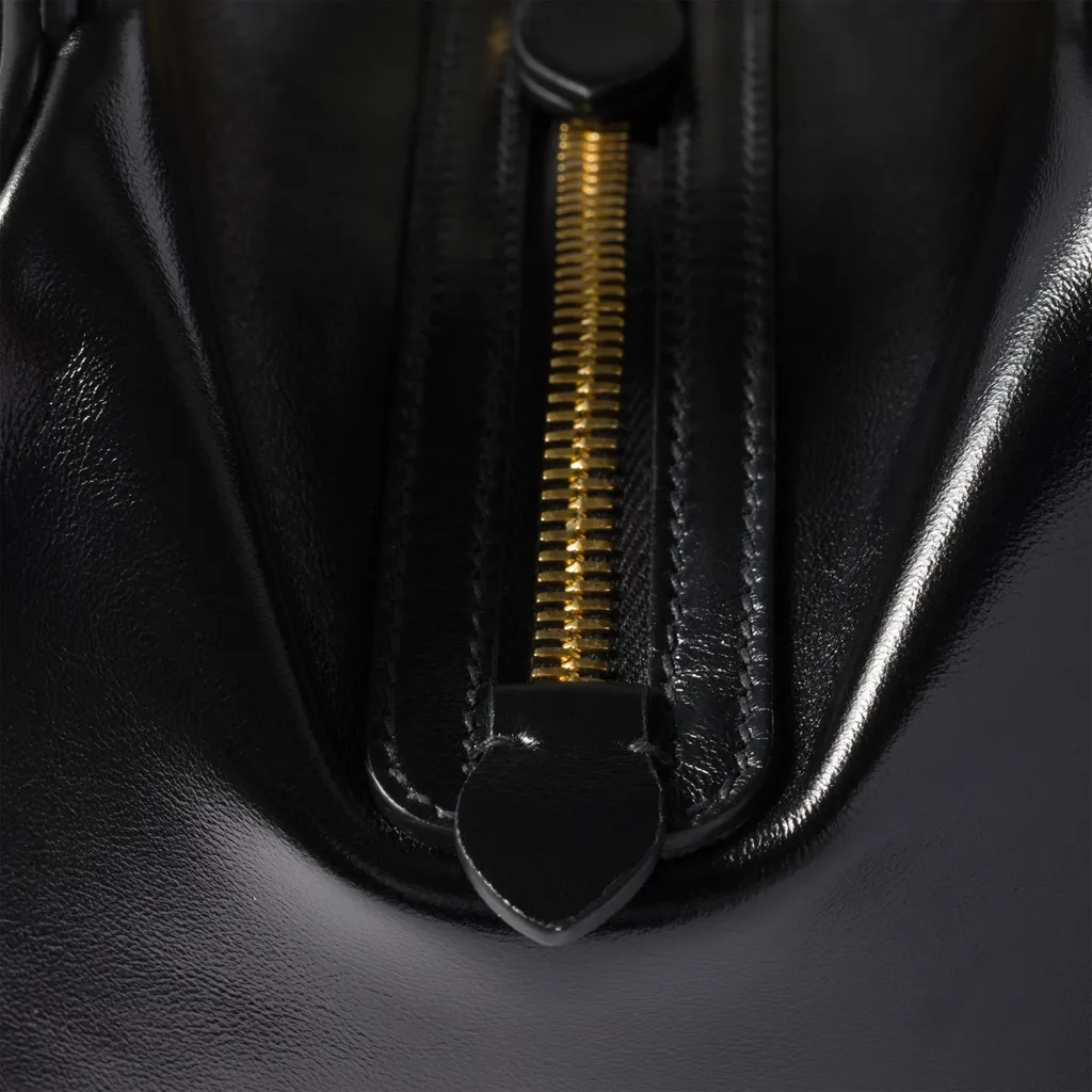 Miu Miu Logo-Detailed Zipped Top Handle Bag