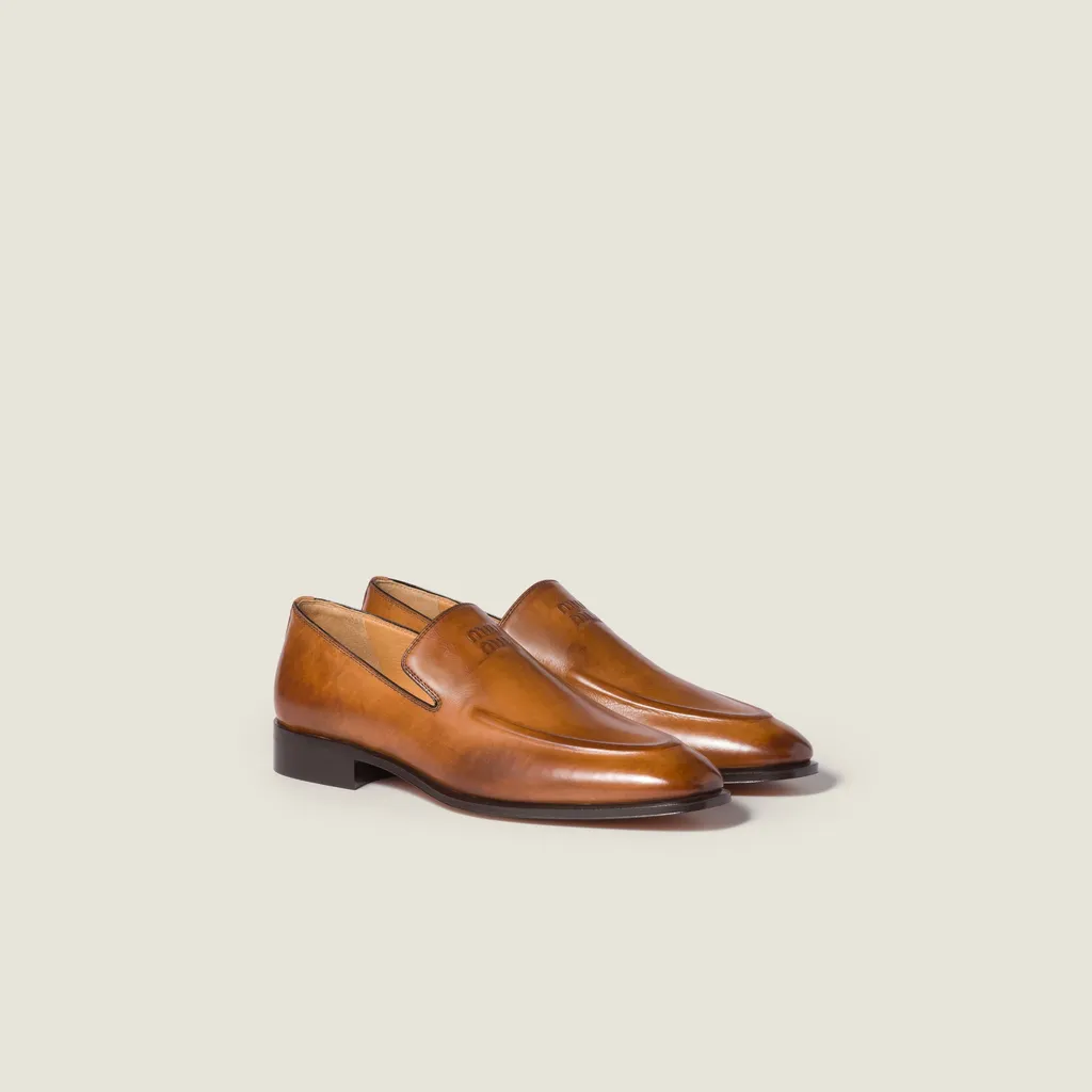 Miu Miu Logo-Embossed Mocassinis